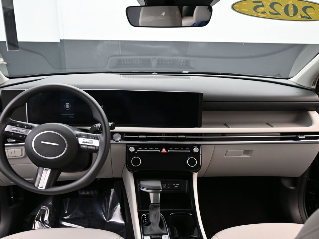 Certified 2025 Hyundai Tucson SEL image 9