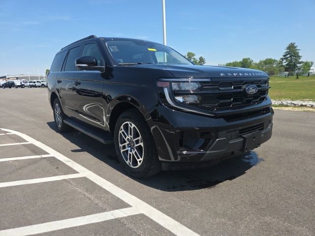 Certified 2025 Ford Expedition Active AWD/4WD image 1