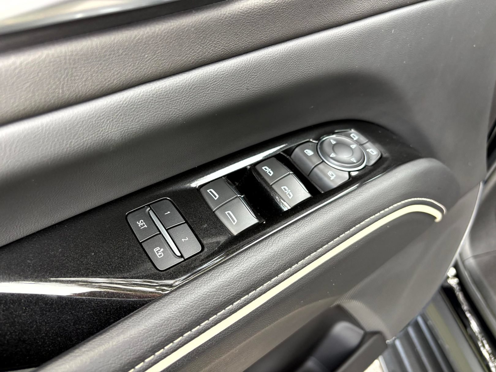 Certified 2023 Cadillac Escalade ESV Premium Luxury AWD/4WD image 10