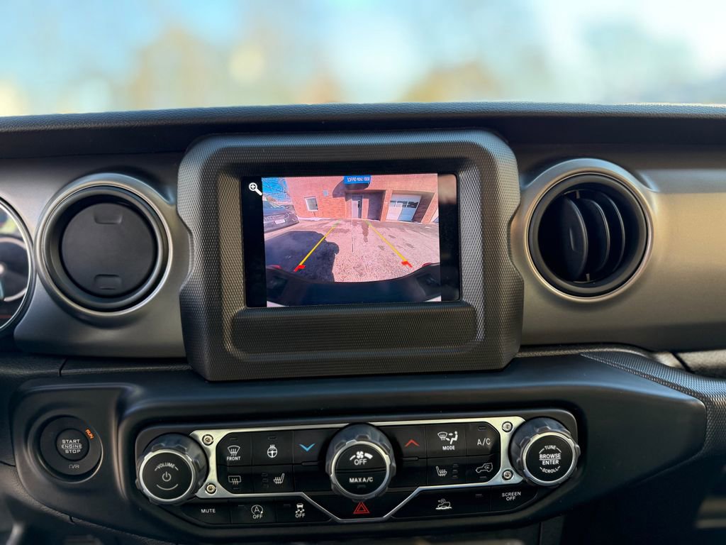 Used 2022 Jeep Gladiator Willys image 29