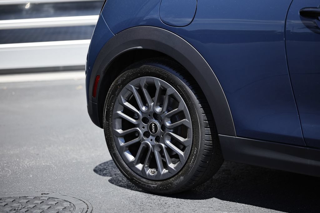 Used 2025 MINI Cooper S FWD image 6