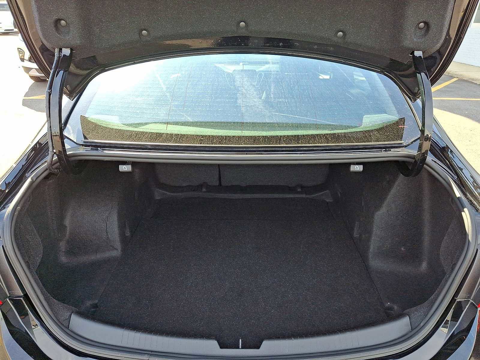 Used 2024 Chevrolet Malibu LT image 30