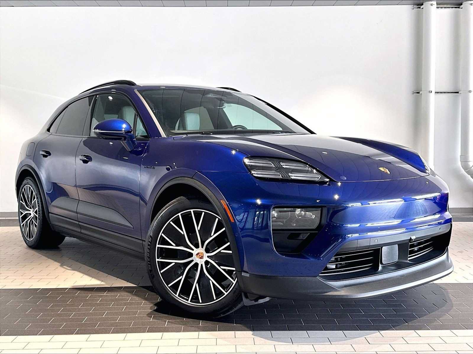 Used 2026 Porsche Macan 4 Electric AWD/4WD image 12