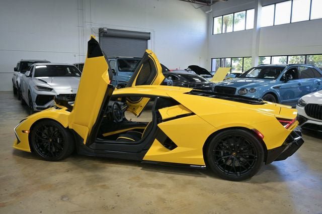 Used 2024 Lamborghini Revuelto AWD/4WD image 26