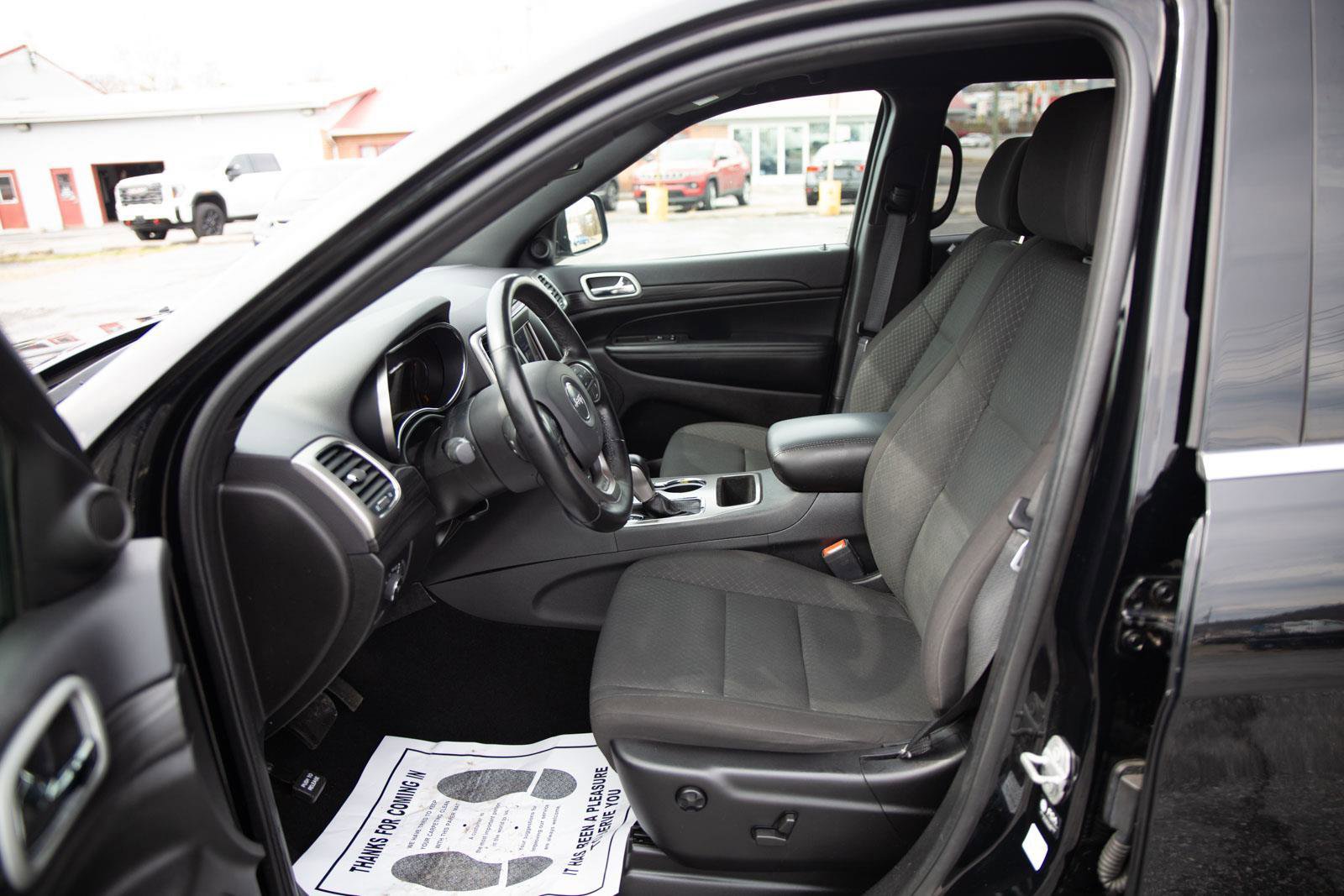 Used 2021 Jeep Grand Cherokee Laredo image 20