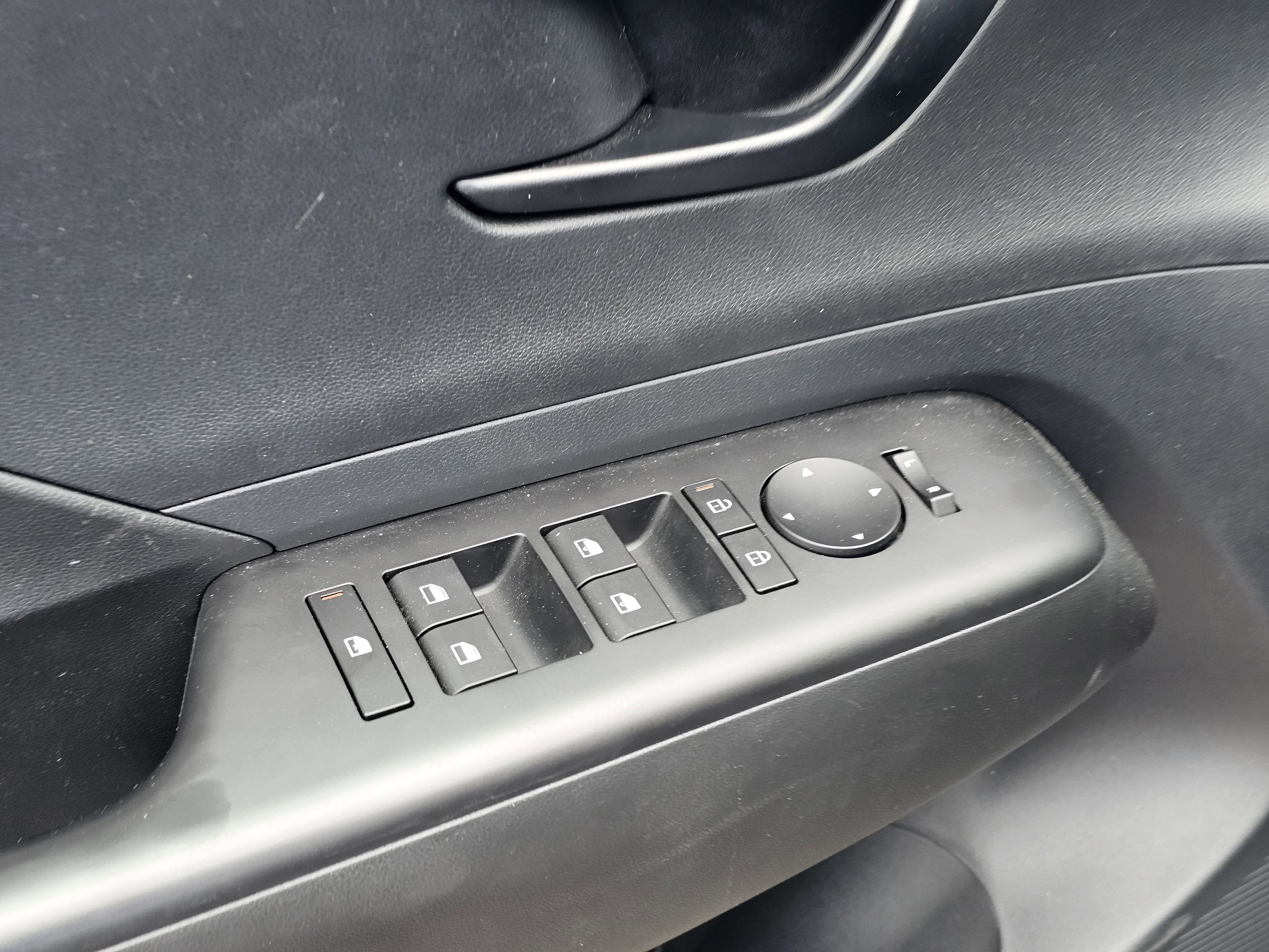 Used 2026 Hyundai Kona SEL Sport FWD image 15