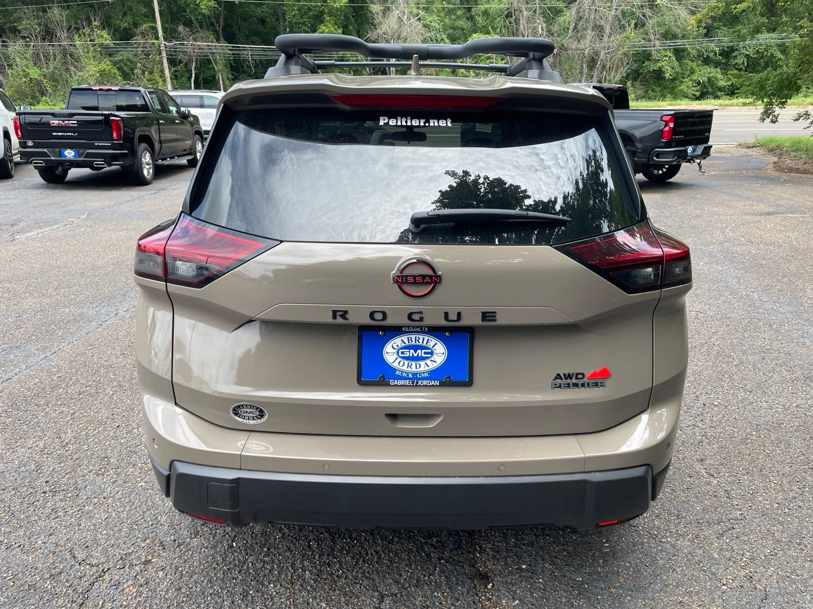 Used 2025 Nissan Rogue SV AWD/4WD image 5