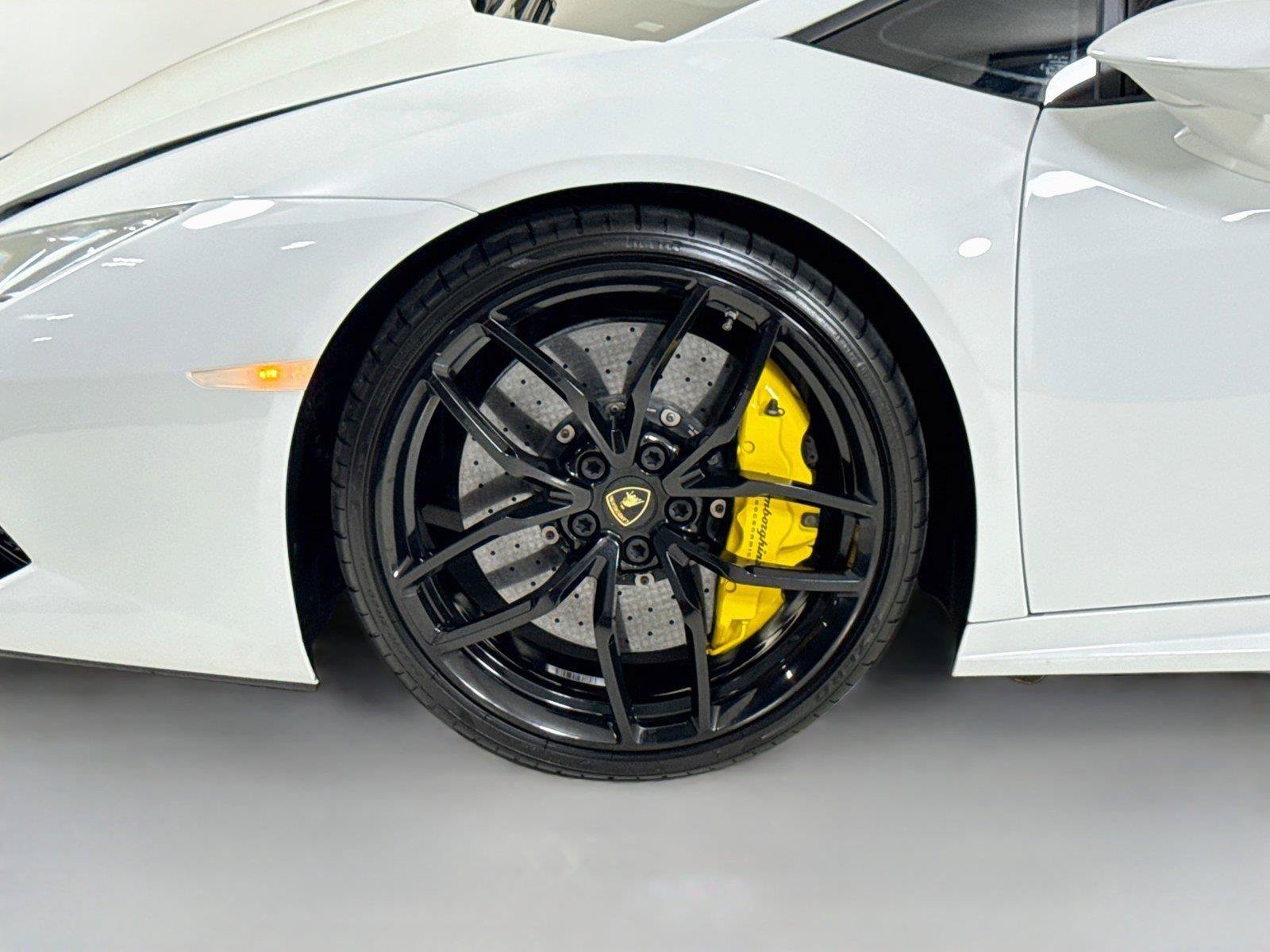 Used 2016 Lamborghini Huracan LP 610-4 AWD/4WD image 32
