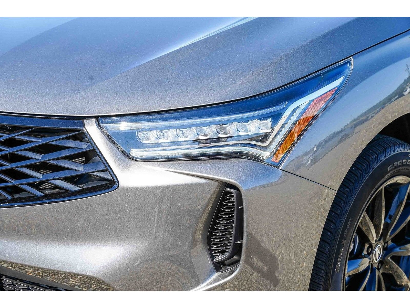 Used 2025 Acura RDX SH-AWD image 8