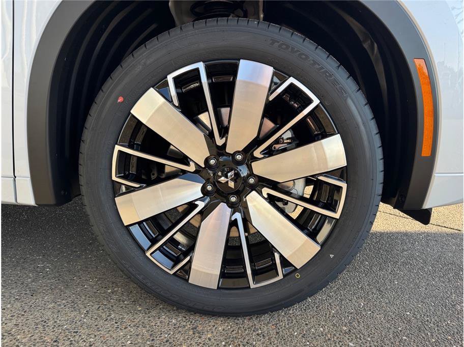 New 2026 Mitsubishi Outlander SEL FWD image 27