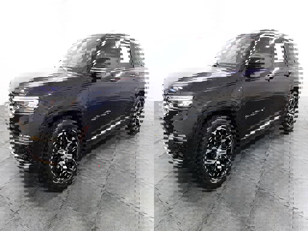 Used 2022 Jeep Grand Cherokee Summit image 3