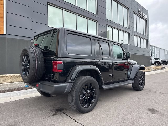 Used 2023 Jeep Wrangler Unlimited Sahara w/ Cold Weather Group AWD/4WD image 3