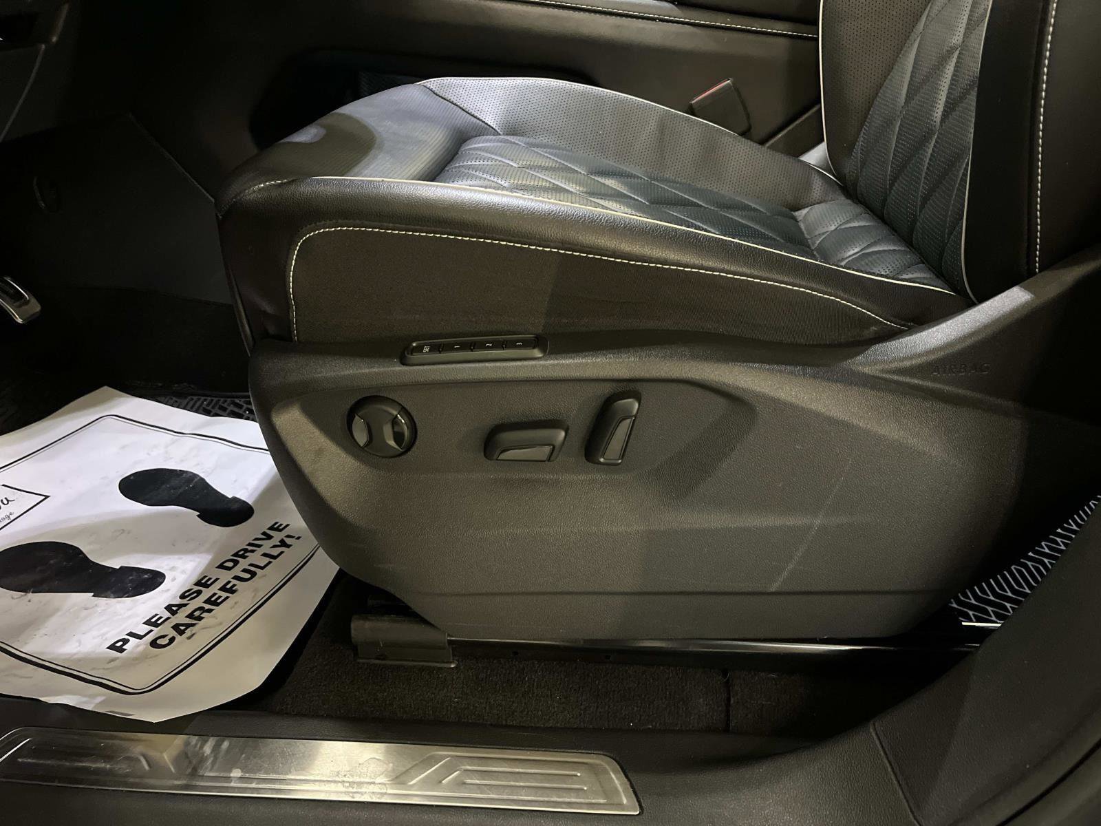 Used 2024 Volkswagen Atlas Cross Sport SEL Premium R-Line image 20