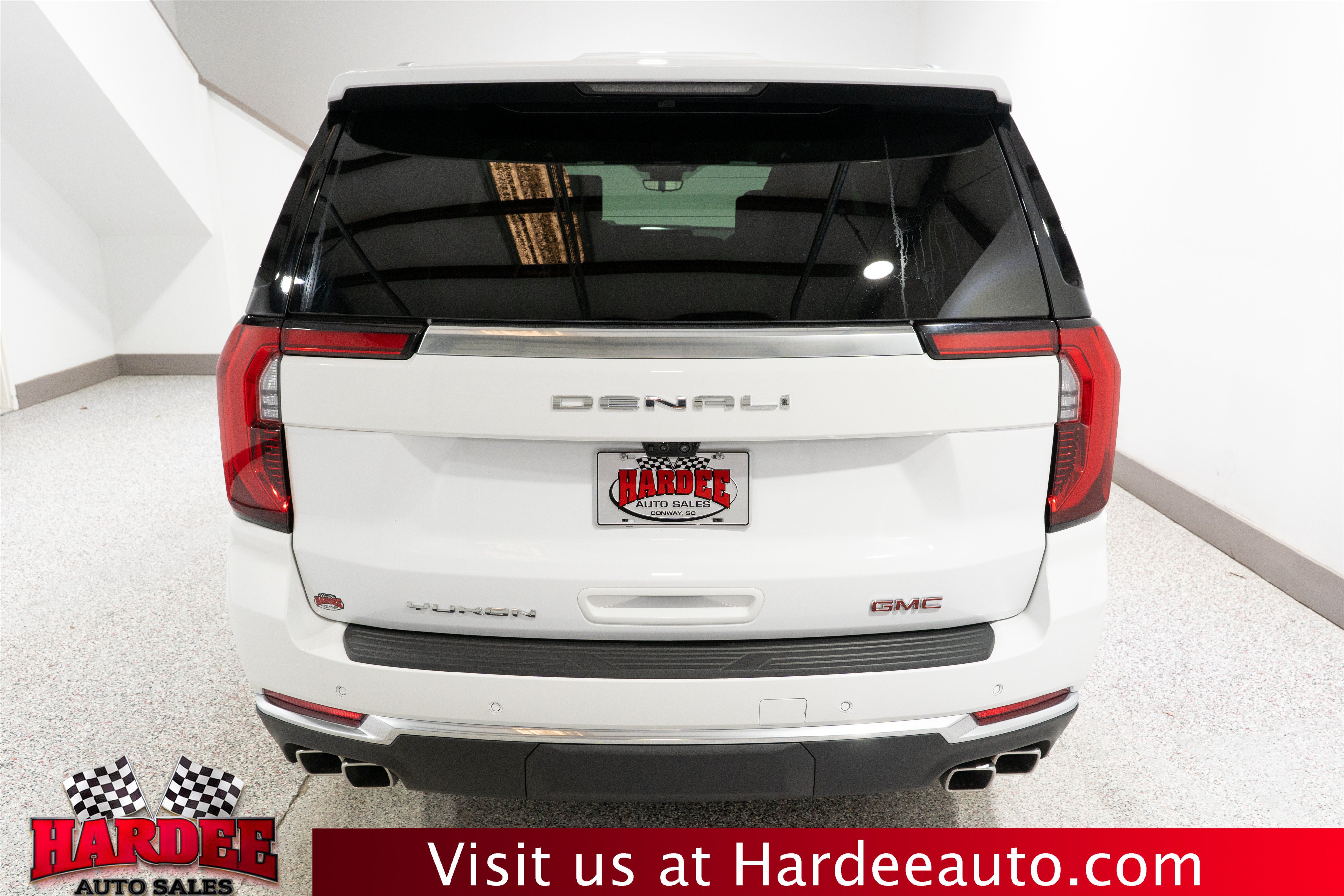 Used 2025 GMC Yukon XL Denali w/ Advanced Technology Package AWD/4WD image 4