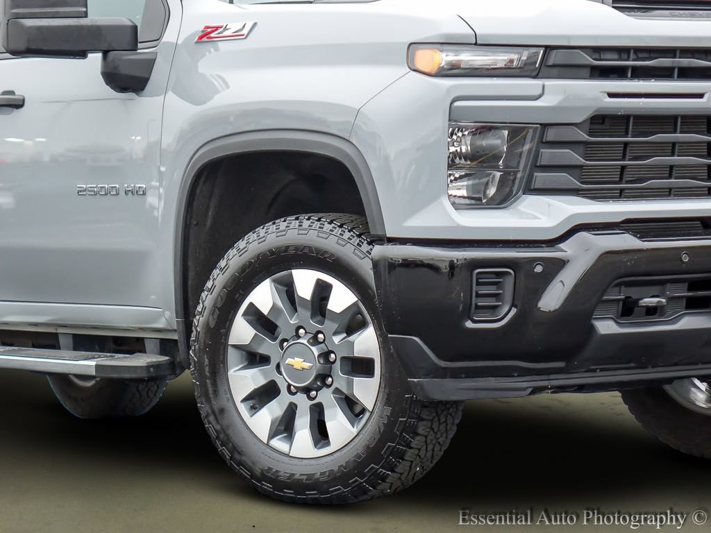 Used 2025 Chevrolet Silverado 2500 Custom w/ Custom Value Package AWD/4WD image 4