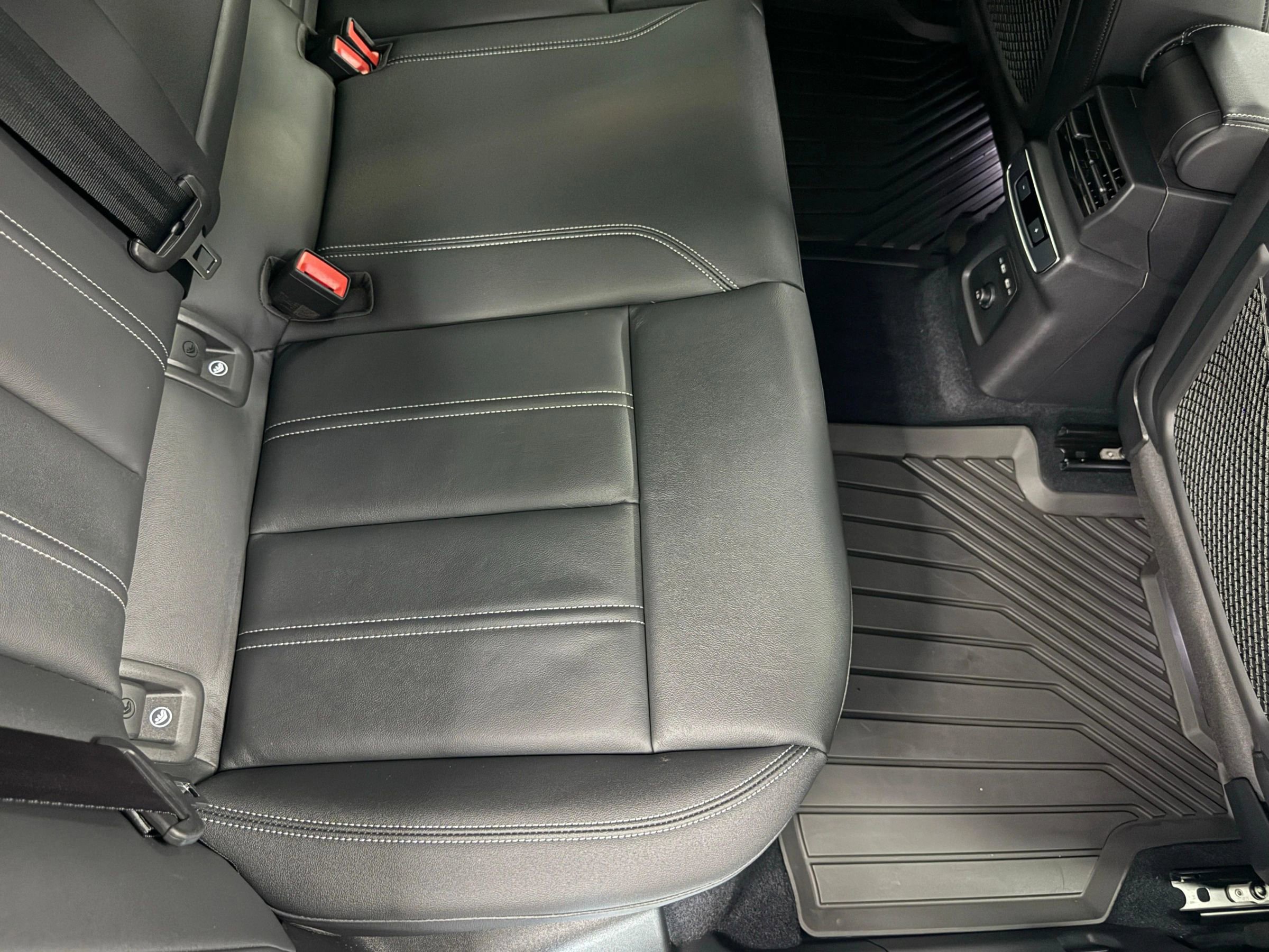 Used 2024 Audi Q4 e-tron Premium Plus w/ Premium Plus image 18