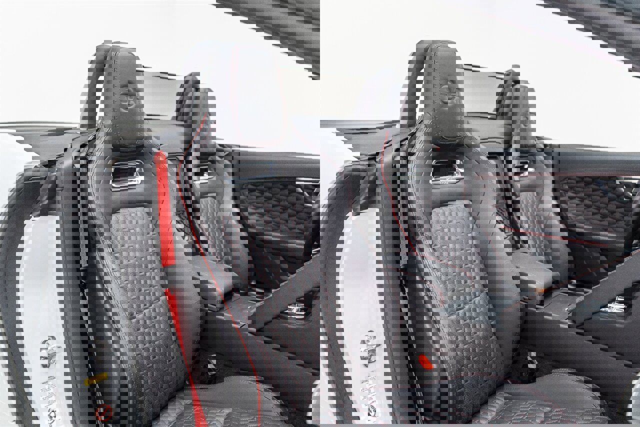 Used 2020 Jaguar F-TYPE SVR image 46