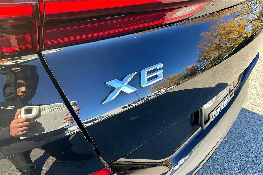 Used 2022 BMW X6 xDrive40i w/ M Sport Package AWD/4WD image 8