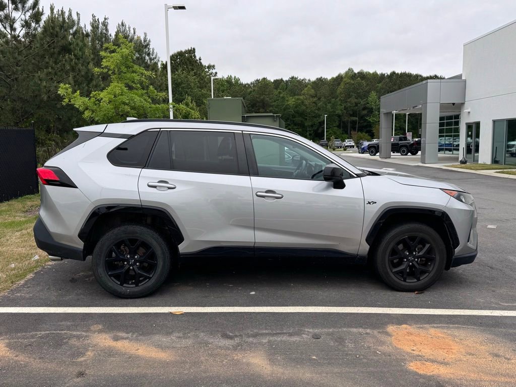 Used 2021 Toyota RAV4 LE FWD image 5