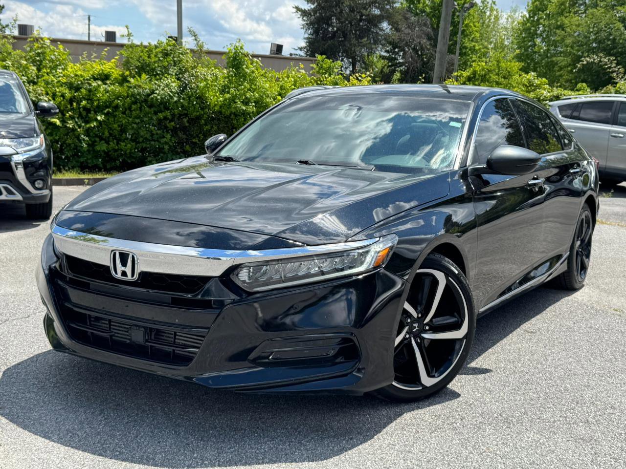 Used 2018 Honda Accord Touring image 3