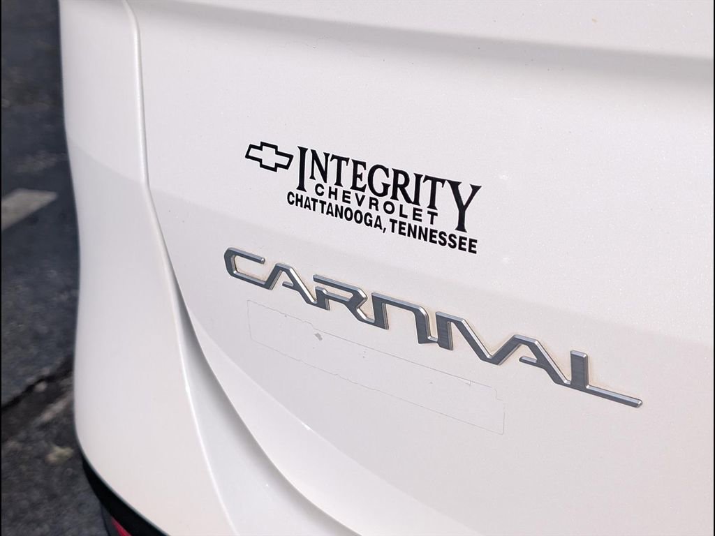 Used 2024 Kia Carnival LX image 23