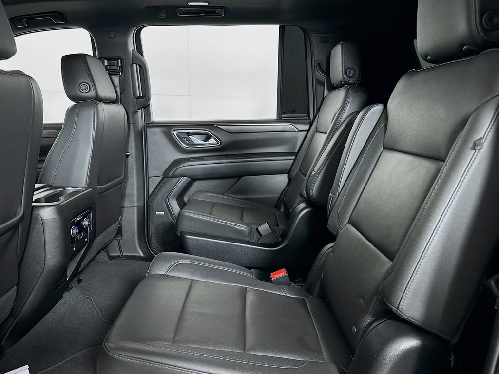 Used 2023 Chevrolet Suburban Z71 AWD/4WD image 13