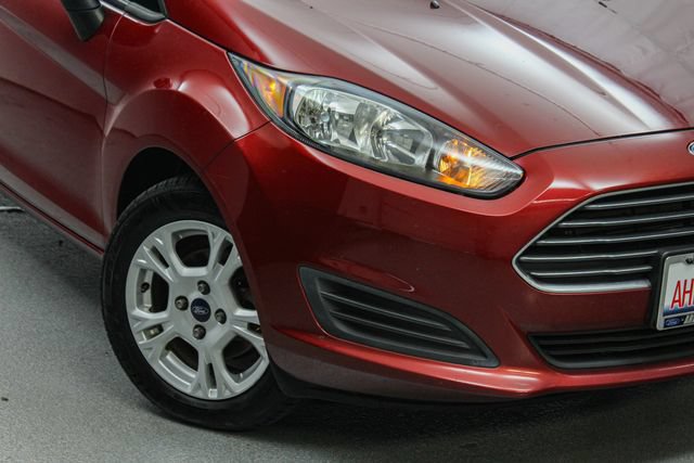 Used 2014 Ford Fiesta SE FWD image 2