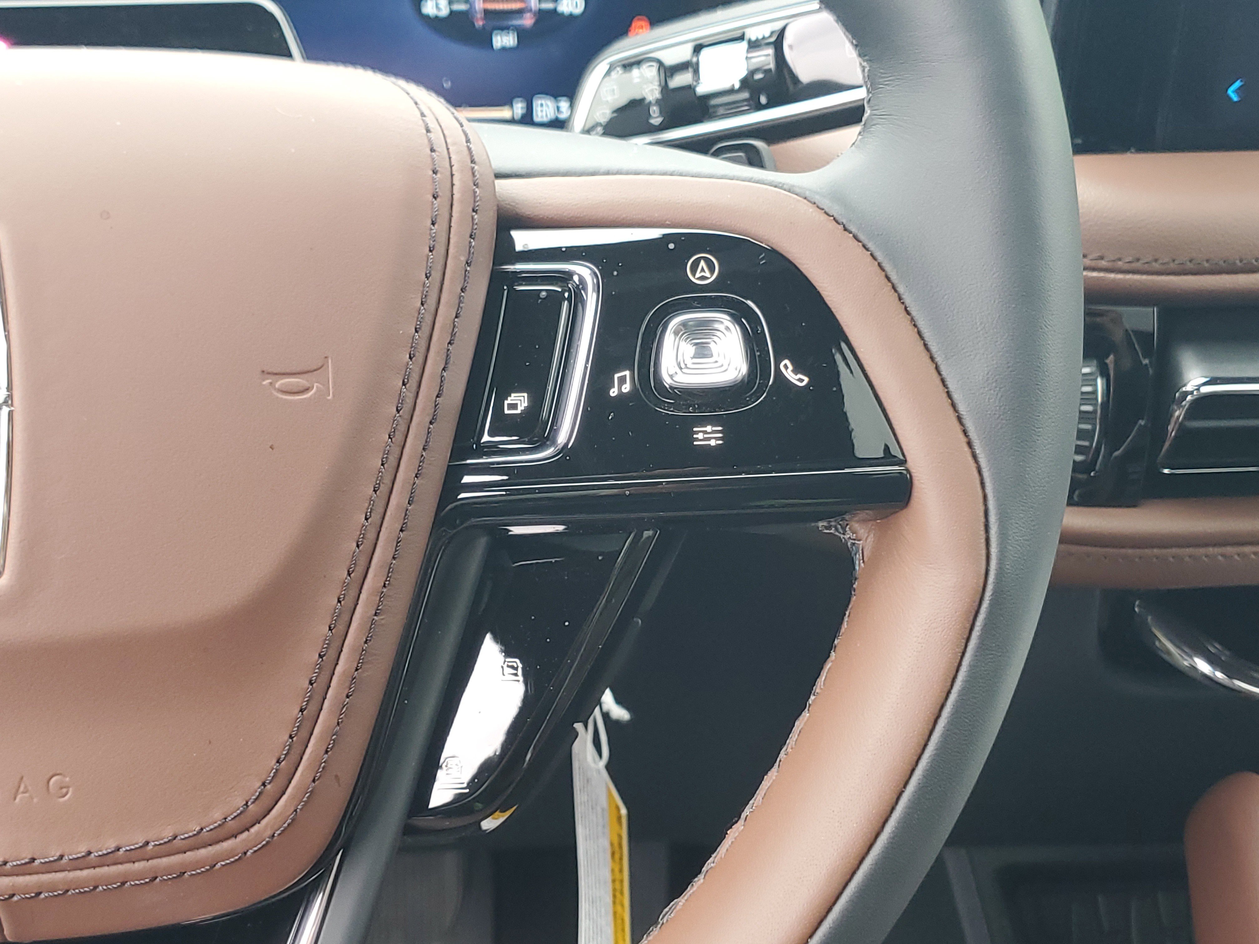 New 2026 Lincoln Aviator Reserve w/ Jet Appearance Package AWD/4WD image 16