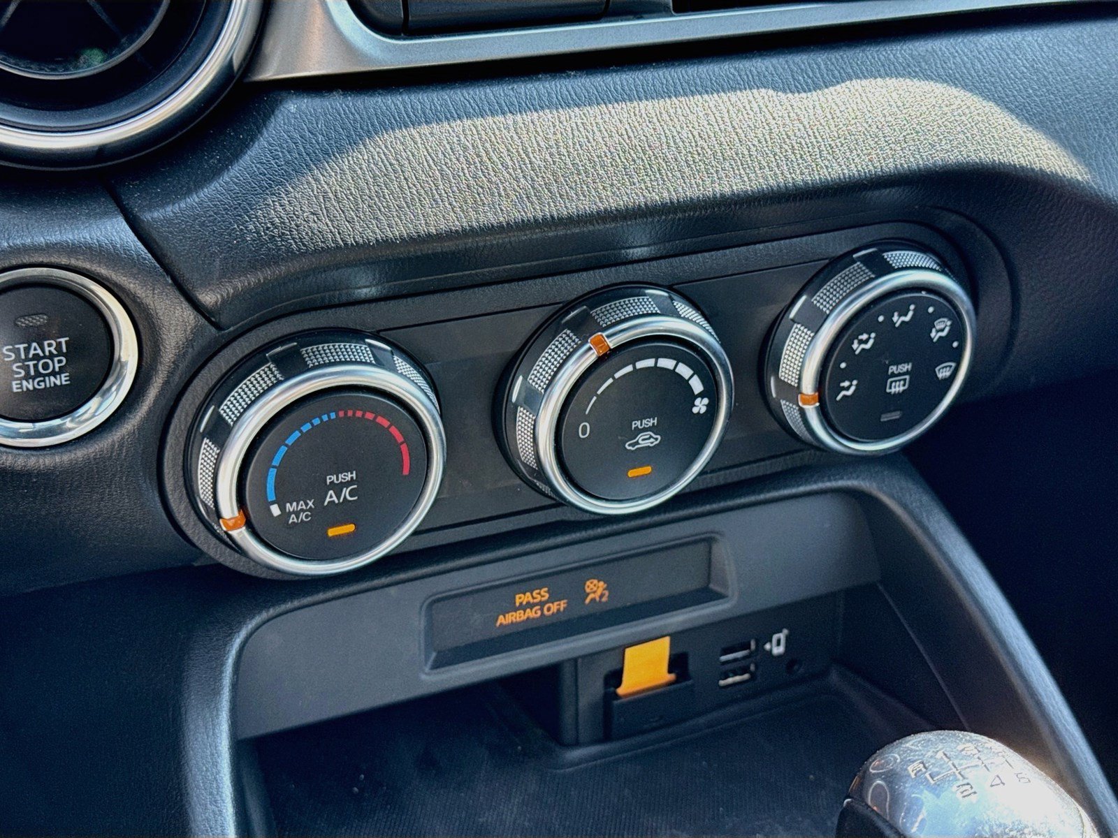 Used 2018 FIAT 124 Spider Classica w/ Technology & Siriusxm Group RWD image 16