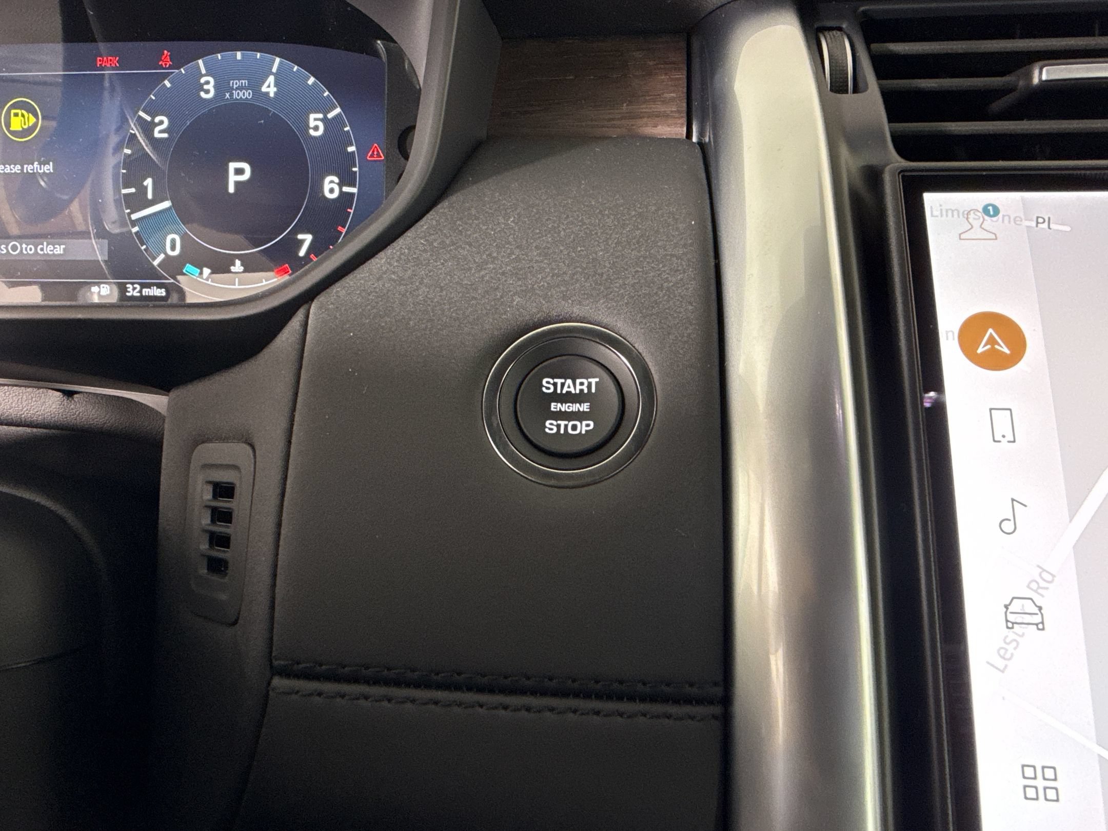 New 2026 Land Rover Discovery S AWD/4WD image 16