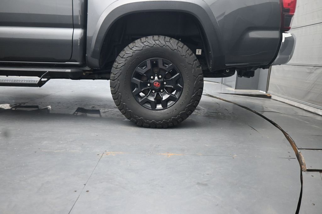 Used 2019 Toyota Tacoma TRD Off-Road AWD/4WD image 14