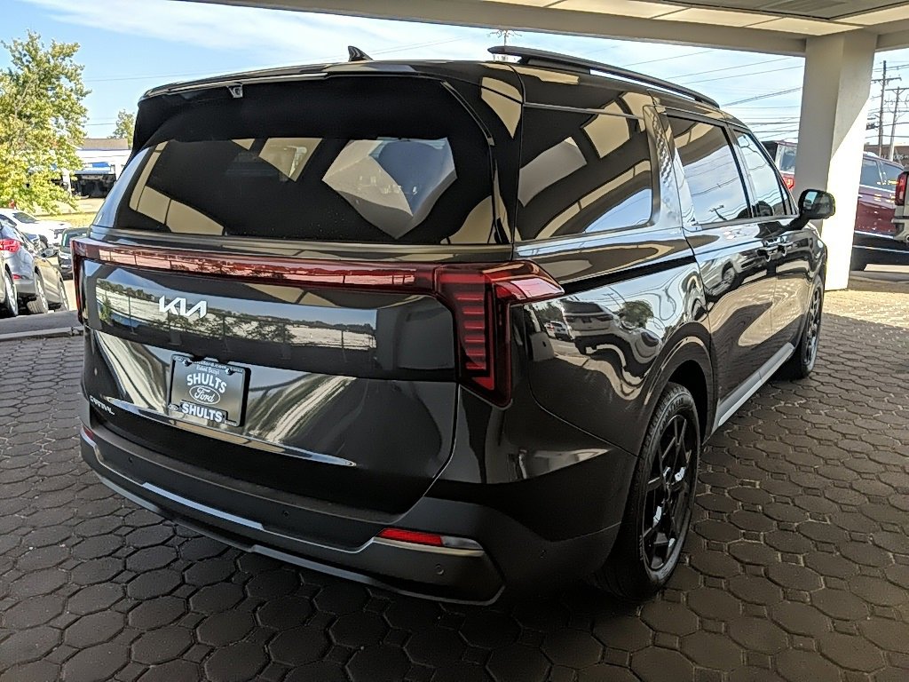 Used 2025 Kia Carnival SX Prestige image 5