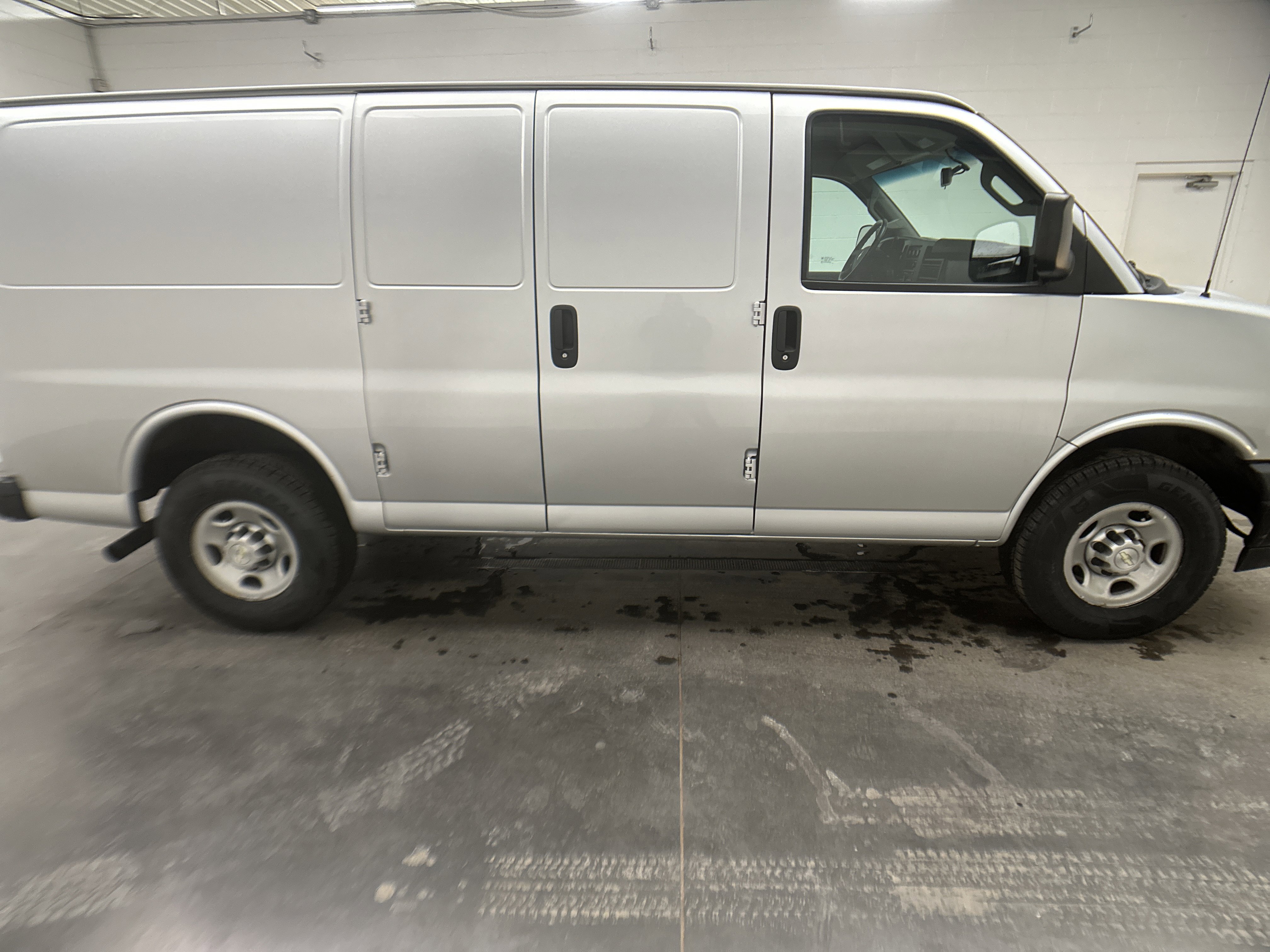 Used 2020 Chevrolet Express 2500 w/ Driver Convenience Package image 9