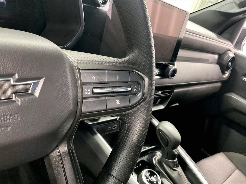 Used 2025 Chevrolet Colorado Trail Boss AWD/4WD image 23
