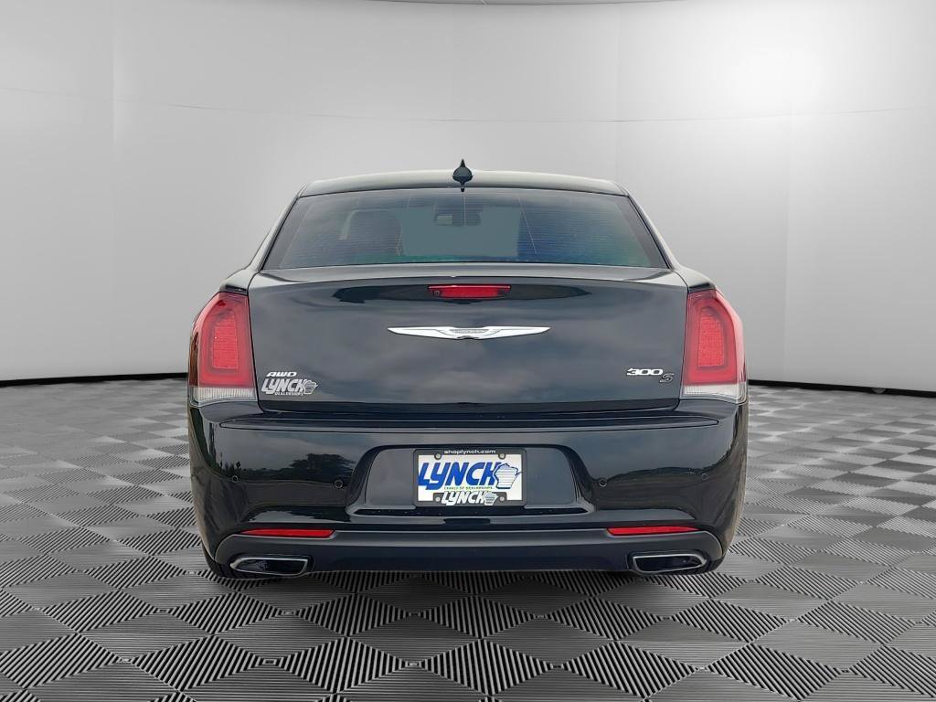 Used 2017 Chrysler 300 S w/ 300S Premium Group AWD/4WD image 3
