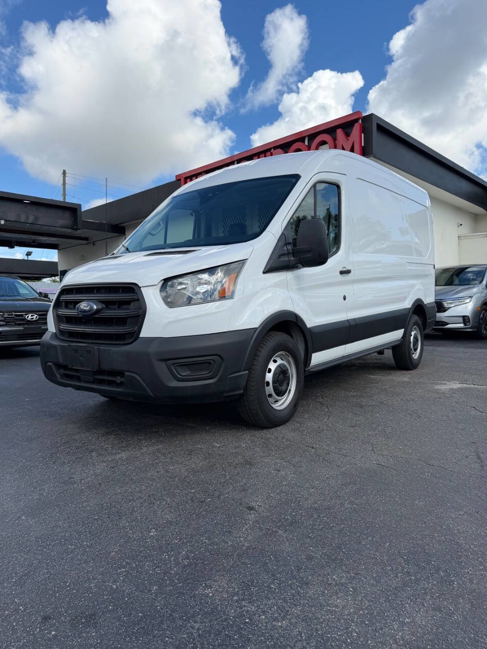 Used 2020 Ford Transit 250 Medium Roof image 2