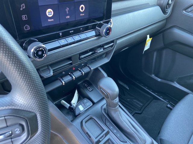 Used 2024 Chevrolet Colorado W/T image 38