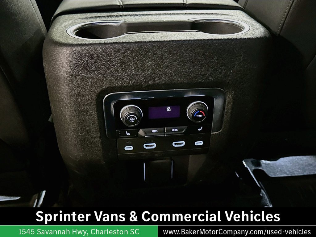 Used 2021 Chevrolet Suburban LT w/ Luxury Package RWD image 26