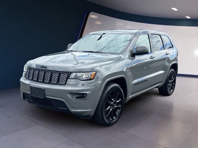 Used 2020 Jeep Grand Cherokee Altitude AWD/4WD video 1