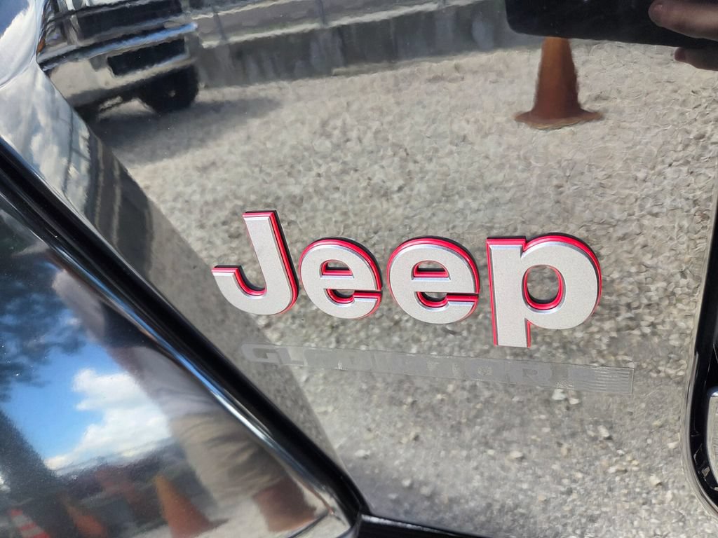 Used 2023 Jeep Gladiator Rubicon w/ LED Lighting Group AWD/4WD image 4