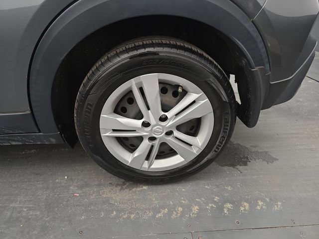 Used 2023 Nissan Kicks S w/ Interior Electronics Package FWD image 17