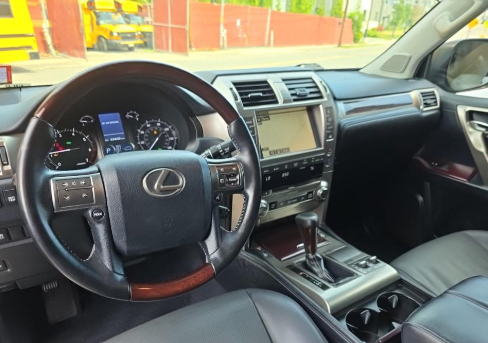 Used 2019 Lexus GX 460 Premium AWD/4WD image 25