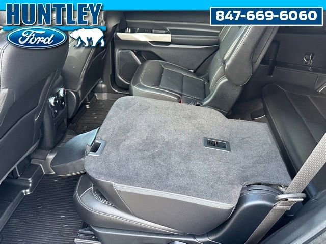 Used 2023 Ford Explorer Limited image 15