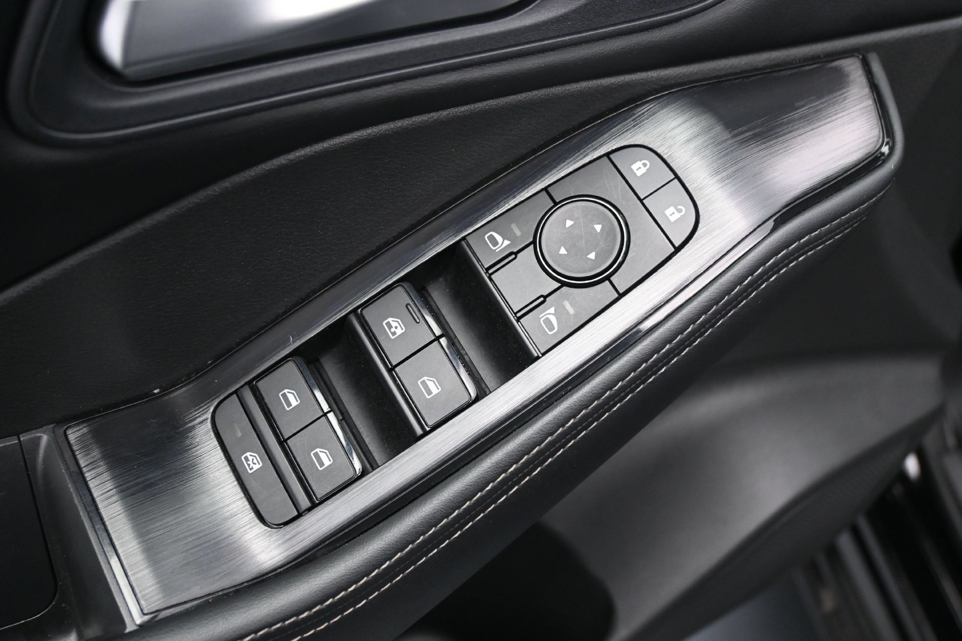 Used 2026 Nissan Rogue SV AWD/4WD image 19