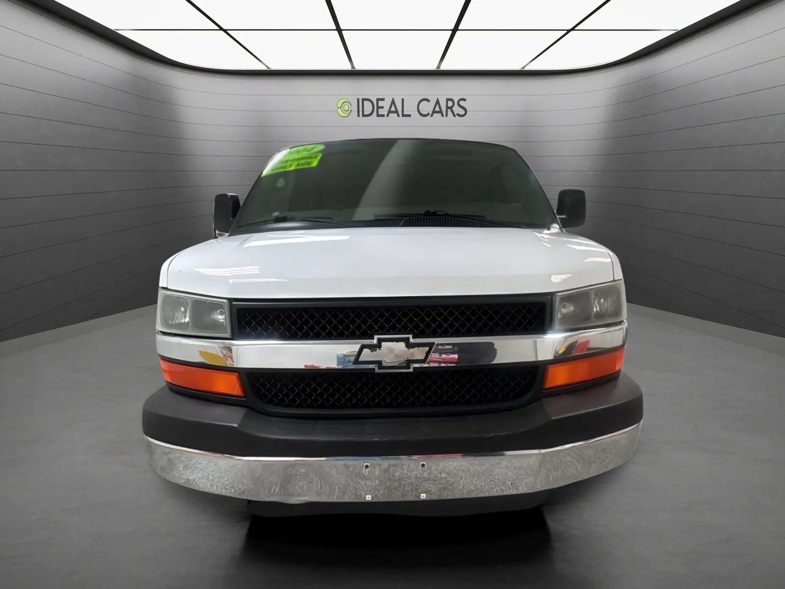 Used 2004 Chevrolet Express 3500 Extended Passenger w/ LS Preferred Equipment Group RWD image 2