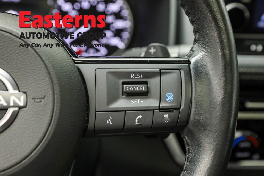 Used 2022 Nissan Rogue SL w/ SL Premium Package image 16