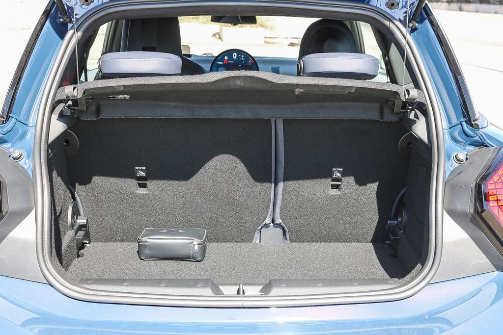 Used 2025 MINI Cooper 2-Door Hardtop image 21