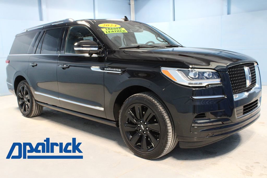 Used 2024 Lincoln Navigator L Reserve image 1
