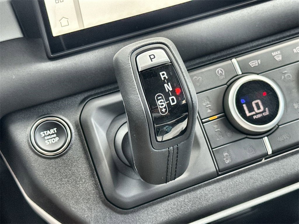 Used 2025 Land Rover Defender 110 S image 27