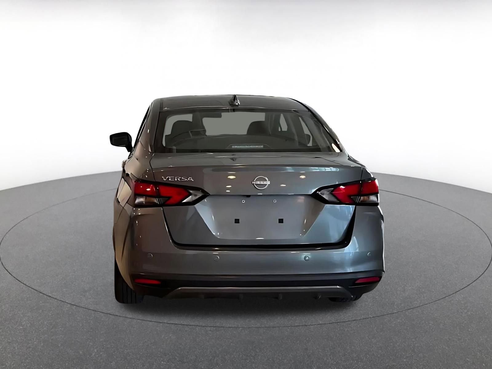 Used 2025 Nissan Versa SV image 12